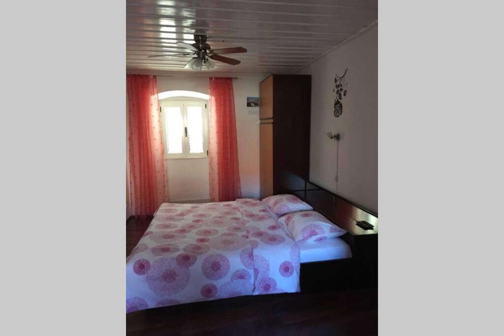 Apartman Knezovic Stari Grad  Esterno foto
